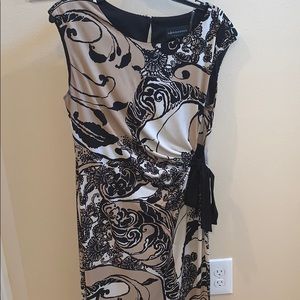 Women’s illusion wrap dress